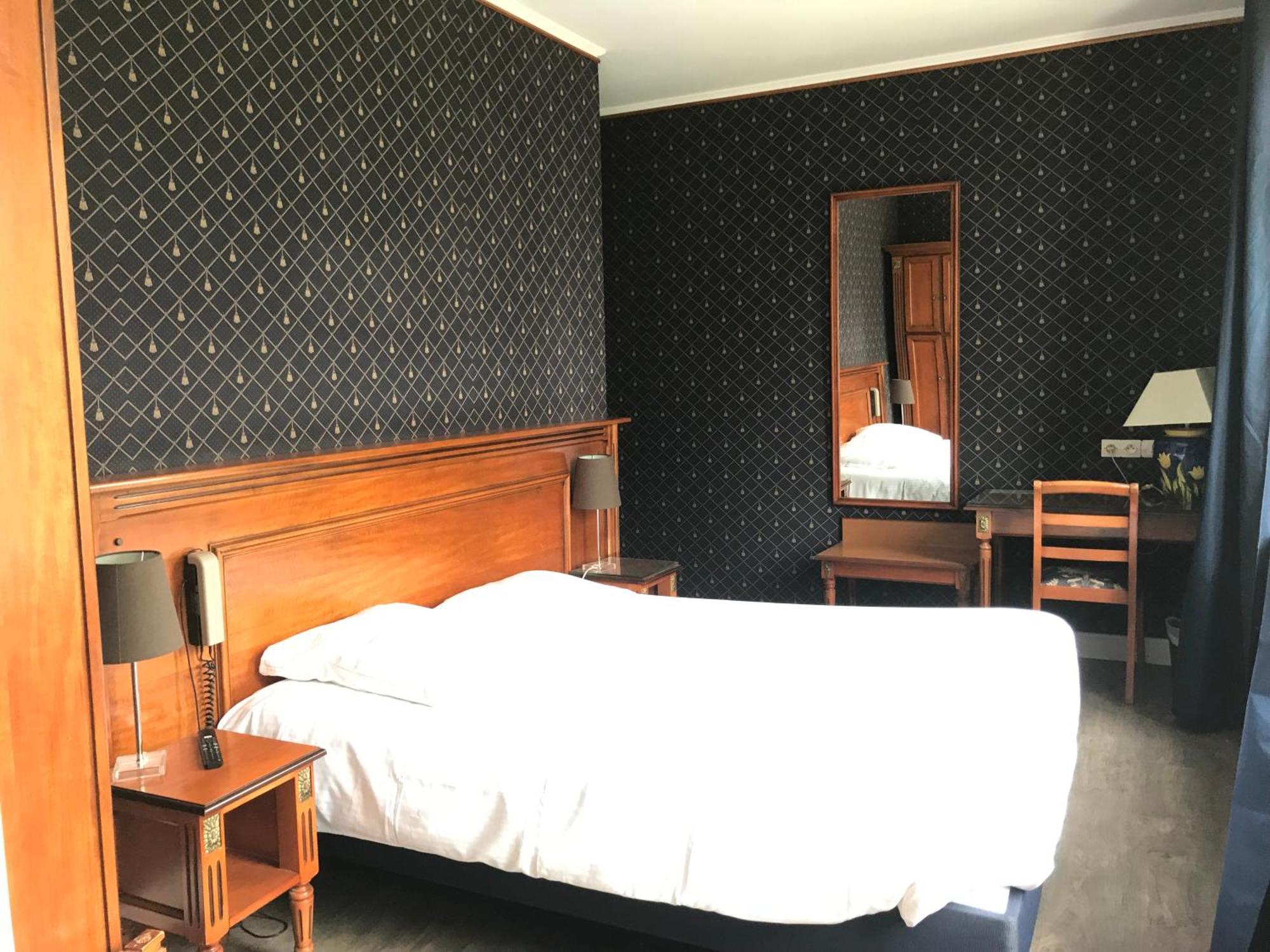 Logis Hotel & Restaurant - Le Chateau Des Tourelles 3 Etoiles Le Wast Exterior photo