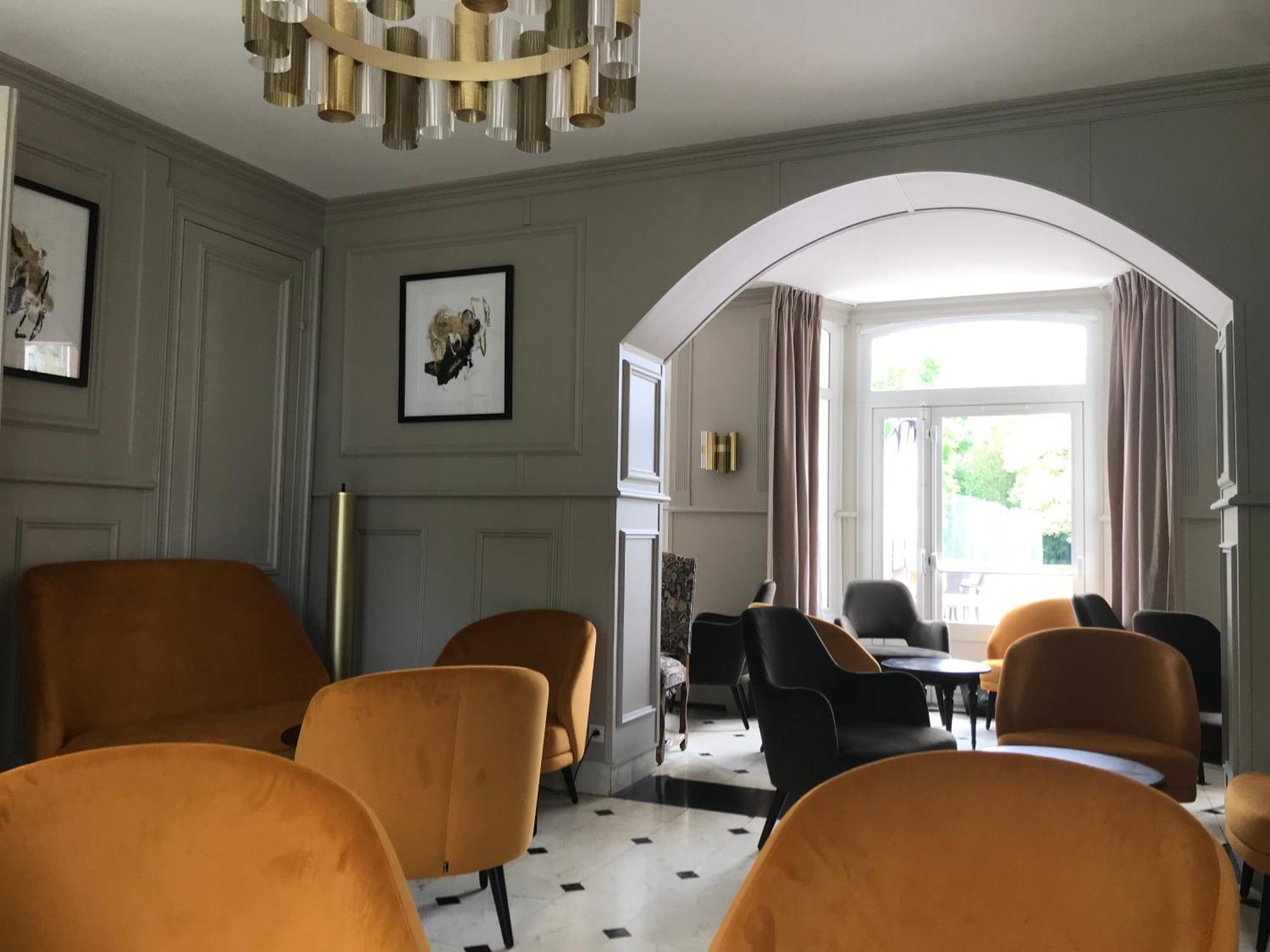 Logis Hotel & Restaurant - Le Chateau Des Tourelles 3 Etoiles Le Wast Exterior photo